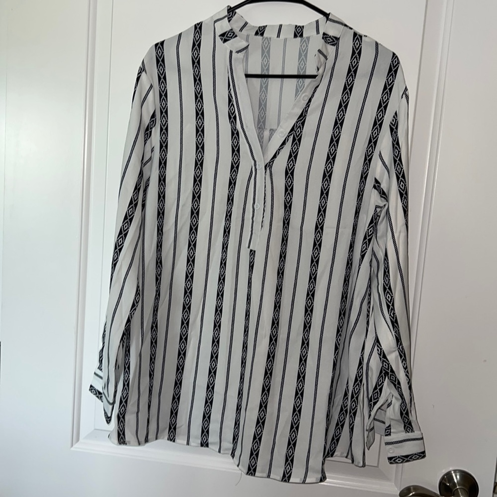 Flowy business casual shirt